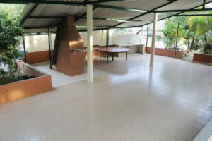 Zona BBQ y área social de la Fundación cultural y deportiva Santa Bárbara (FUCDESBA)