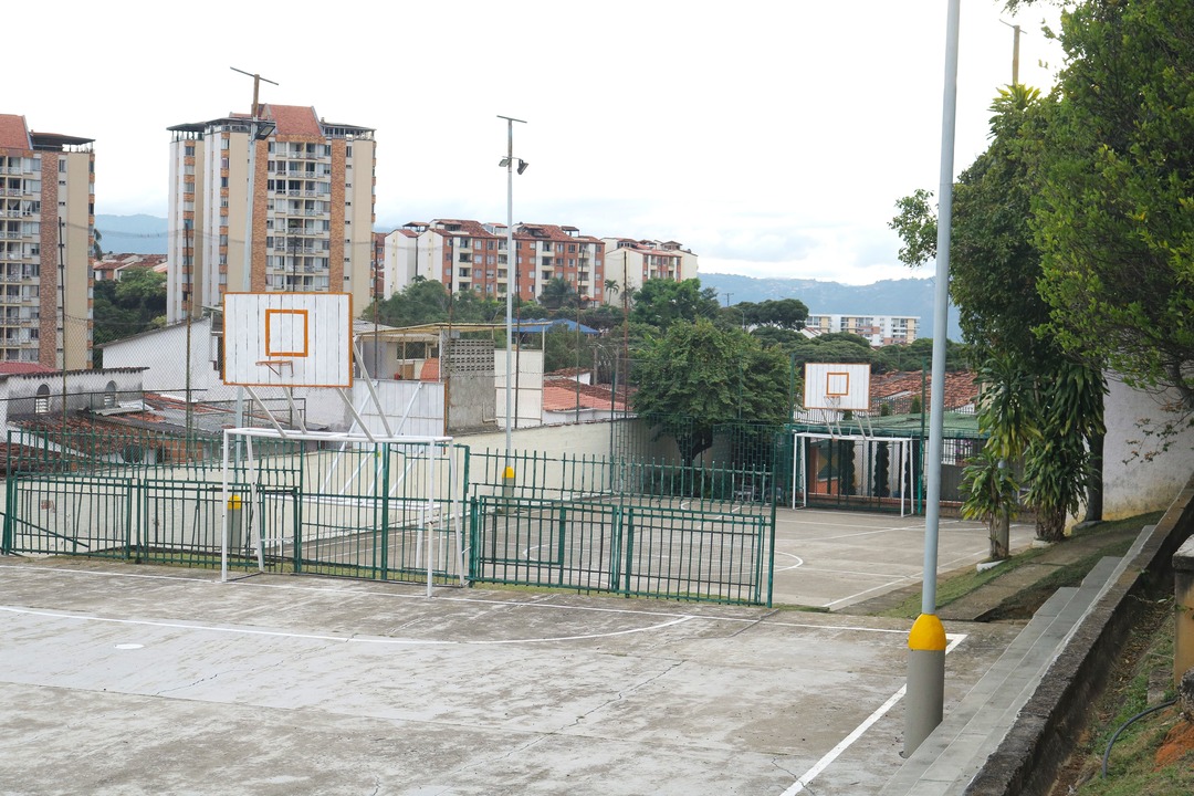 Canchas de Fútbol y basket de la Fundación cultural y deportiva Santa Bárbara (FUCDESBA)